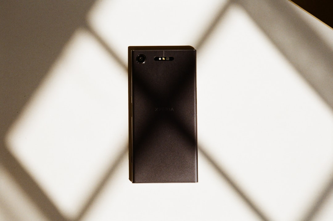 高級感のある黒いスマートフォン